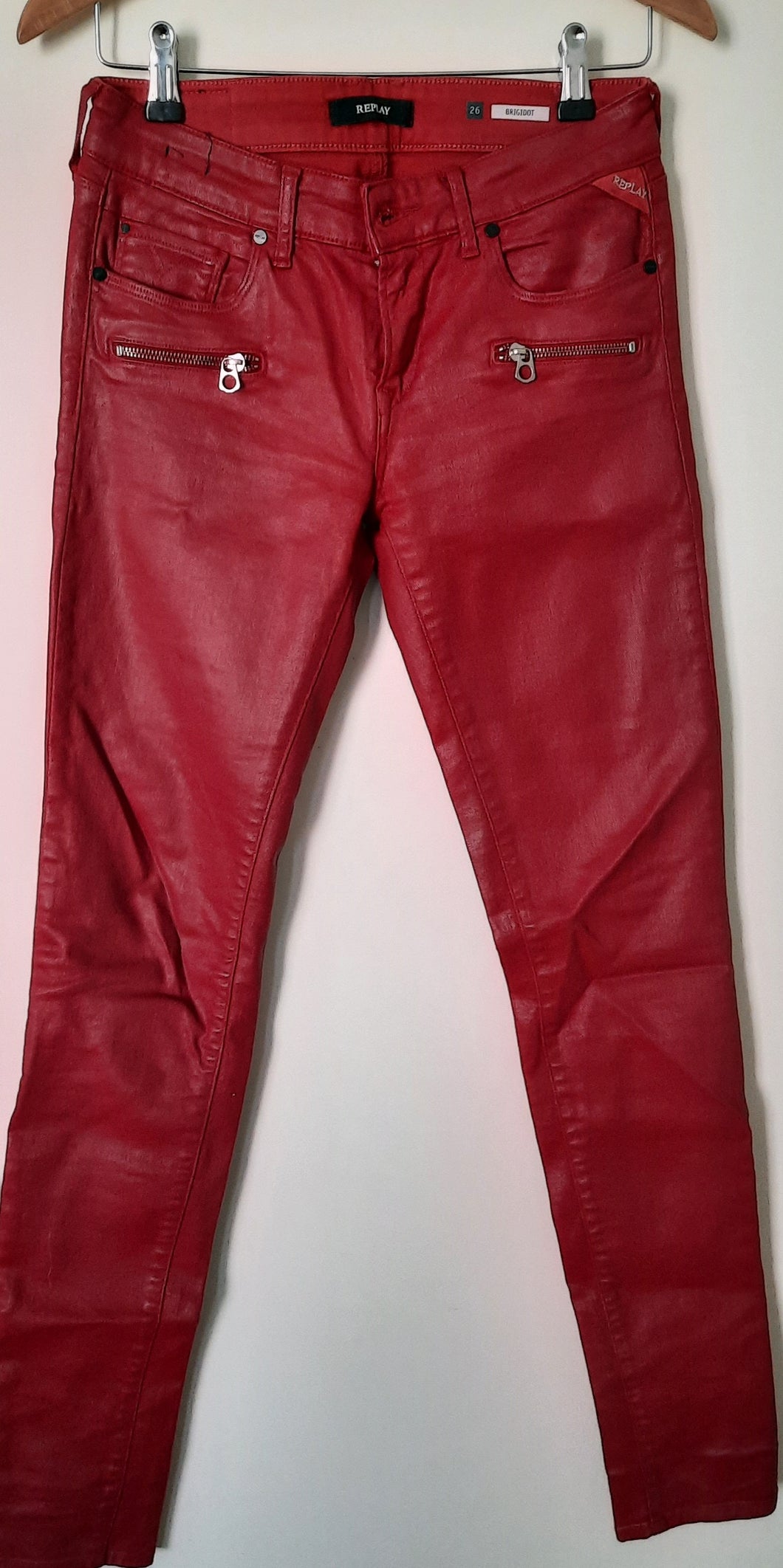 Replay Brigidot punased kerge läikega teksad suurus 26/32 Vähekasutatud