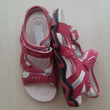Load image into Gallery viewer, Ecco laste sandaalid suurus 33 Vähekasutatud
