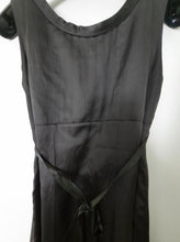 Load image into Gallery viewer, Marc Aurel tumeroheline kleit suurus S/M Kasutatud
